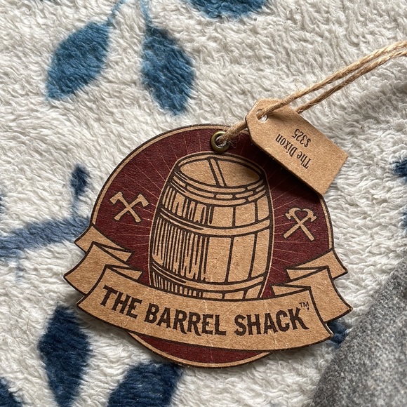 NWT barrel shack weekender - Picture 3 of 10